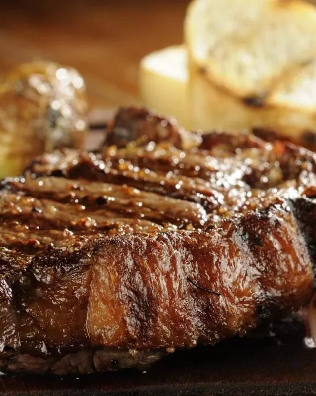 Bife de chorizo grelhado na brasa